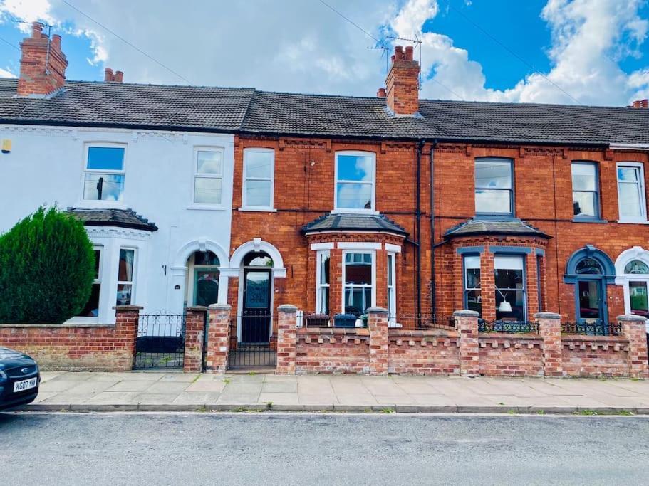 Spacious Victorian Townhouse With Cathedral Views Lincoln Exterior foto